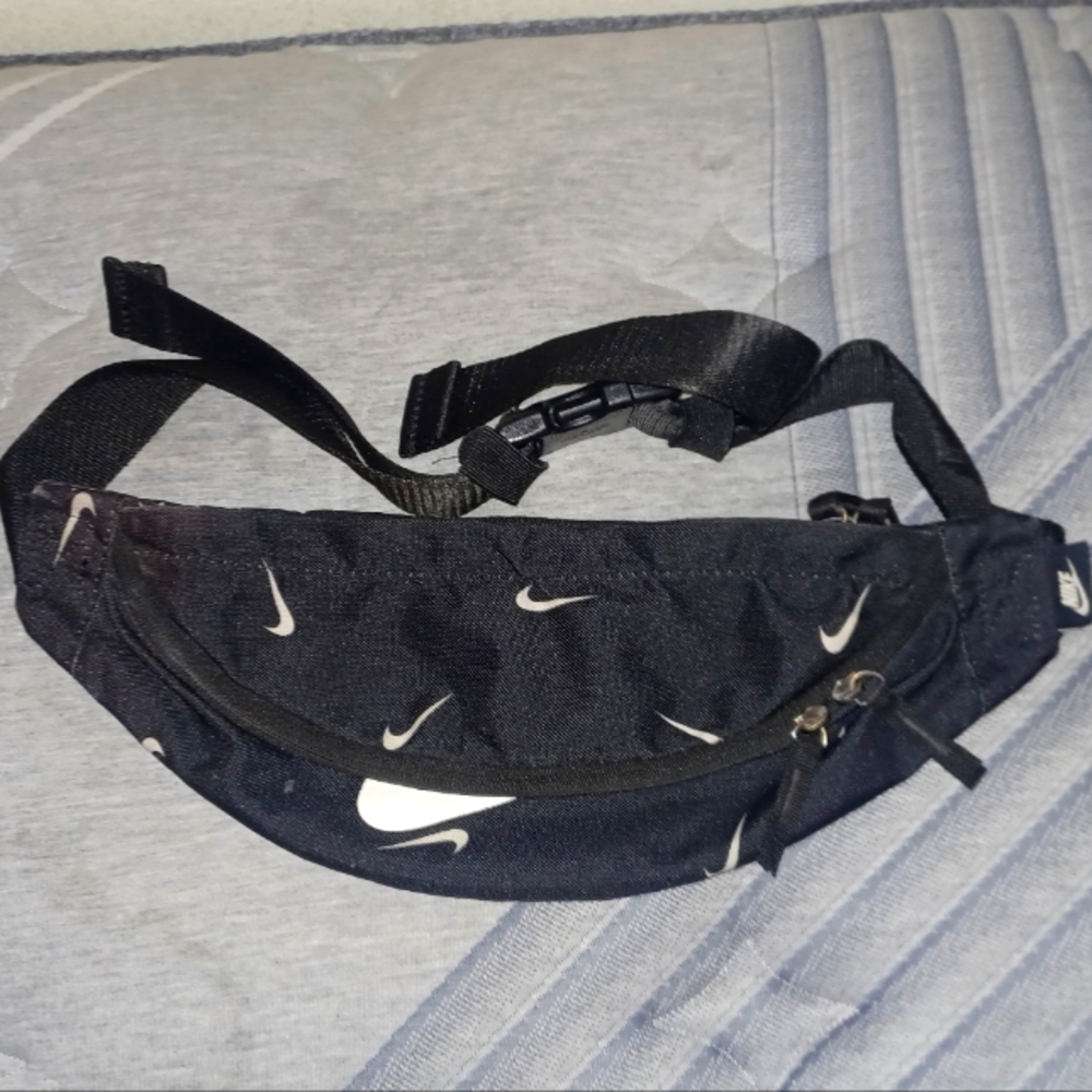 Nike Heritage All-Over Swoosh Print Hip Pack / Waist Bag - Black & White